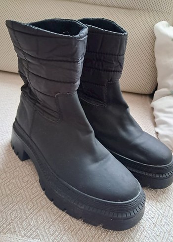 Siyah Bot - Görsel 7