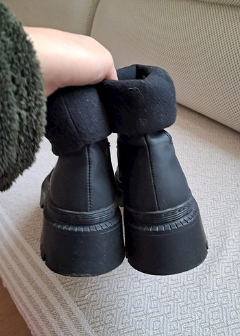 Siyah Bot - Görsel 5