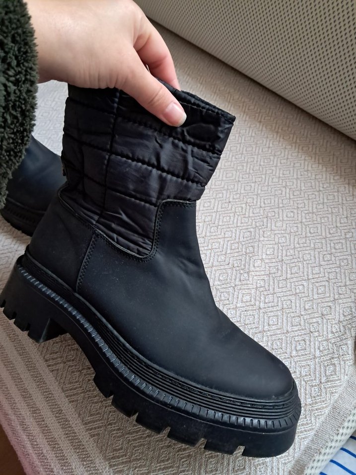 Siyah Bot - Görsel 4