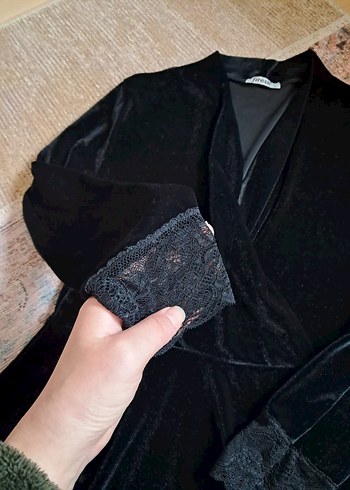 Uzun Kollu Siyah Kadife Elbise - Görsel 2