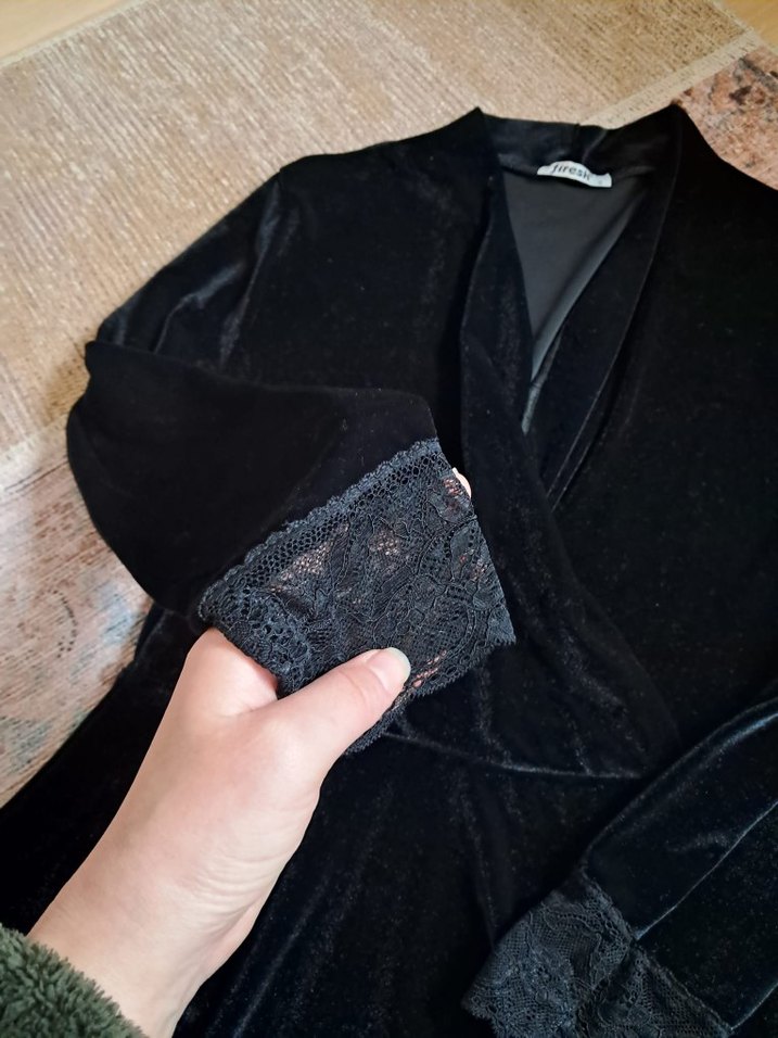 Uzun Kollu Siyah Kadife Elbise - Görsel 2