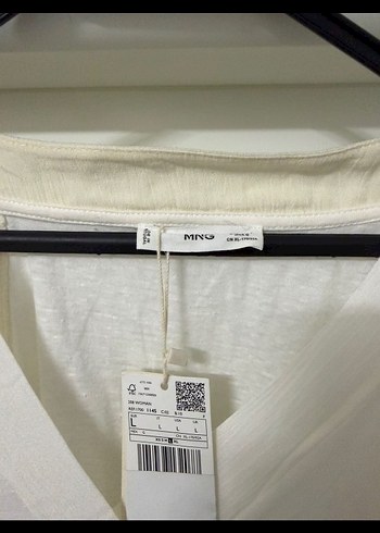 Beyaz V Yaka  Kadın Tişört - Görsel 3