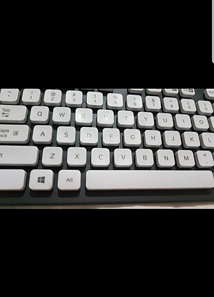 Logitech K310 Evrensel Yıkanabilir Bilgisayar Klavye (Yurt Dışın