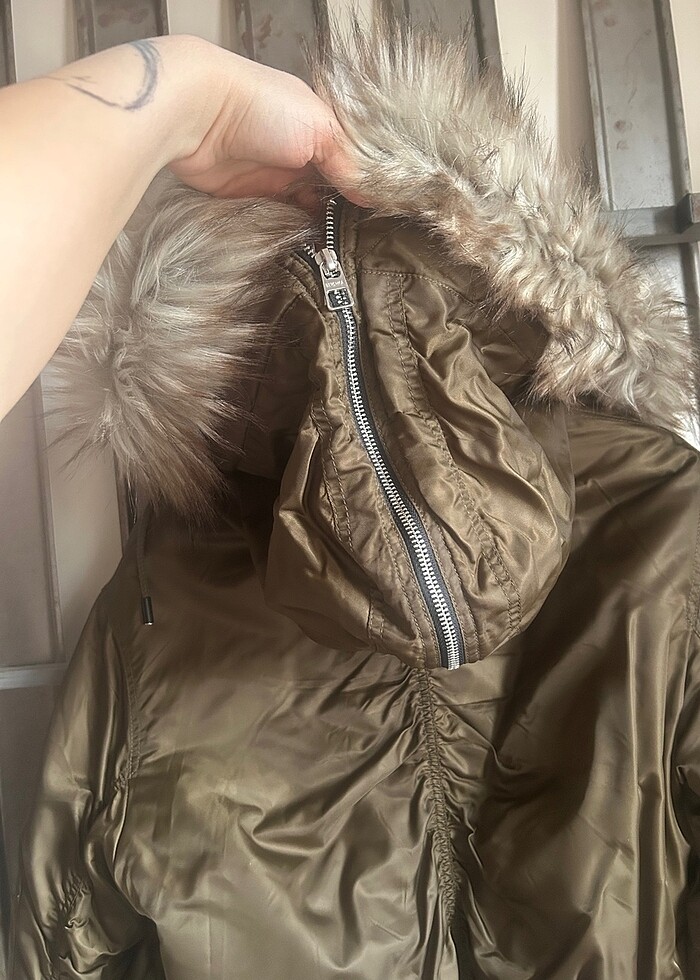 BERSHKA KISA PARKA - Görsel 3