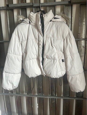 PULL&BEAR MONT