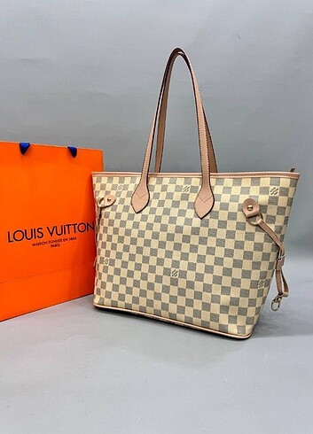 Louis Vuitton Louis Vuitton kol çantası 