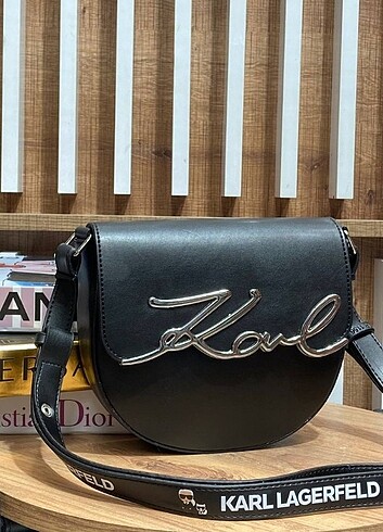 Karl Lagerfeld KARL LAGERFELD K/SIGNATURE SM SADDLE BAG