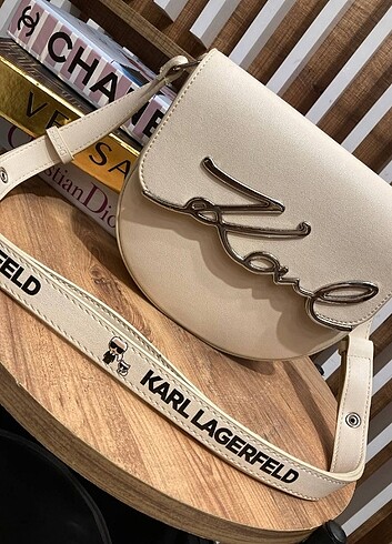 Beden KARL LAGERFELD K/SIGNATURE SM SADDLE BAG