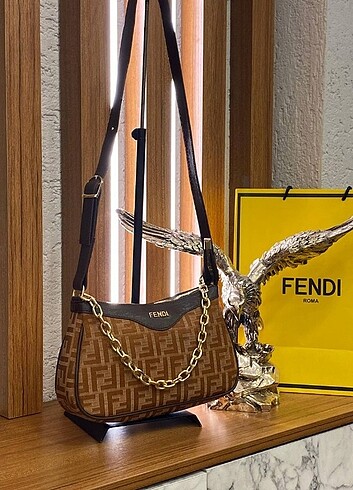 Fendi Fendi askılı çanta yeni sezon 