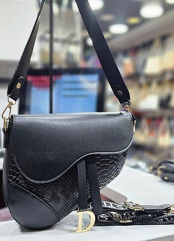Dior saadle gümüş çanta 
