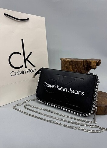 Calvin Klein zımbalı çanta boncuklu çanta yeni sezon 