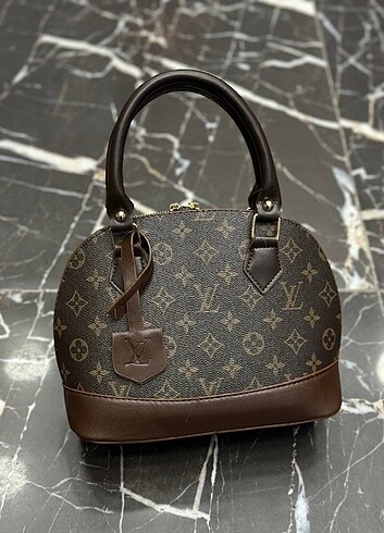 Louis Vuitton LV d çanta