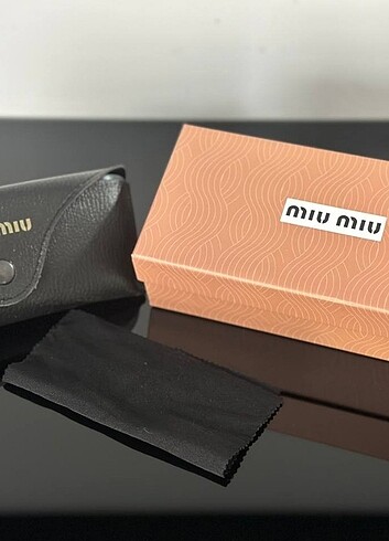 Miu Miu Miu miu güneş gözlüğü