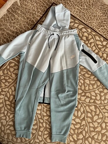 Tech Fleece