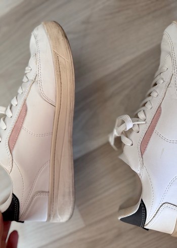 39 Beden beyaz Renk Beyaz Sokak Stili Kadın Spor Ayakkabı BERSHKA