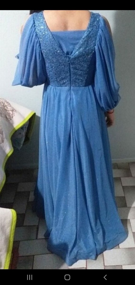 Mavi V Yaka Nakışlı Uzun Abiye Elbise - Görsel 4