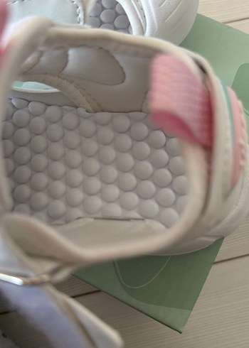 Kız Çocuk Beyaz Cırt Cırtlı Terlik - Görsel 4