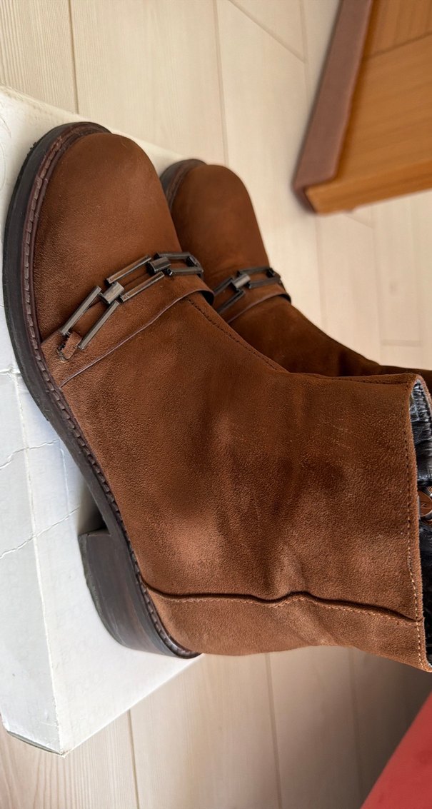 Kahverengi Deri Tokalı Kadın Bot - Görsel 3