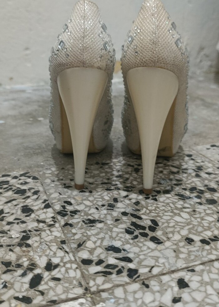 Topuklu ayakkabı - Görsel 2