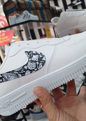 36 Beden Siyah Yılan Desenli Bağcıklı Unisex Spor Ayakkabı
