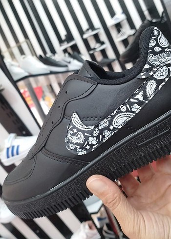 Siyah Yılan Desenli Bağcıklı Unisex Spor Ayakkabı
