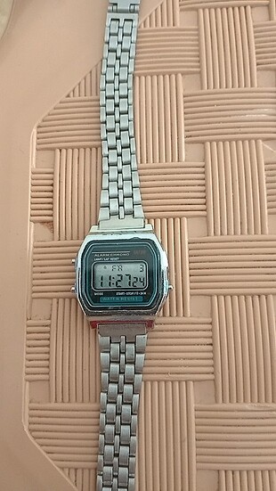 Casio klasikmmodel saat