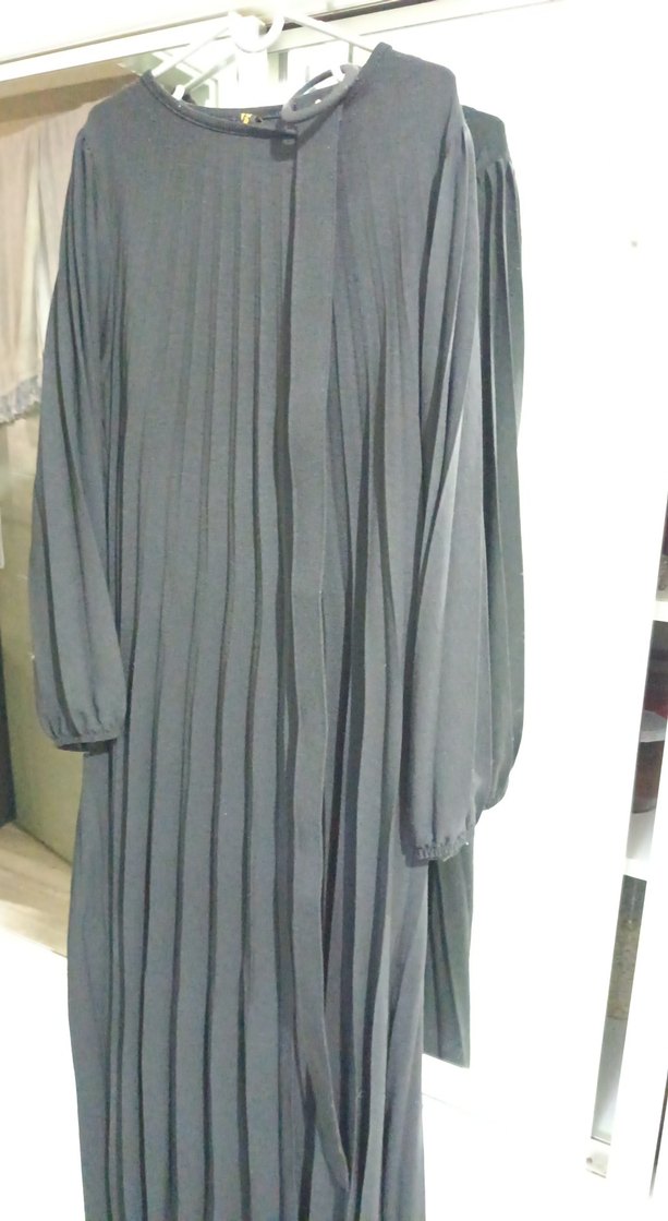 Uzun Kollu Piliseli Siyah Uzun Elbise - Görsel 2