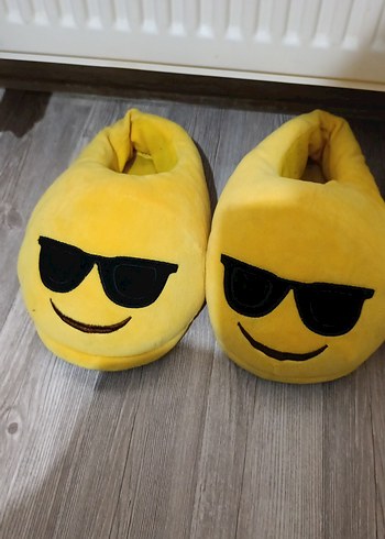 Erkek Çocuk Sarı Emoji Desenli Sıcak Terlik - Görsel 3