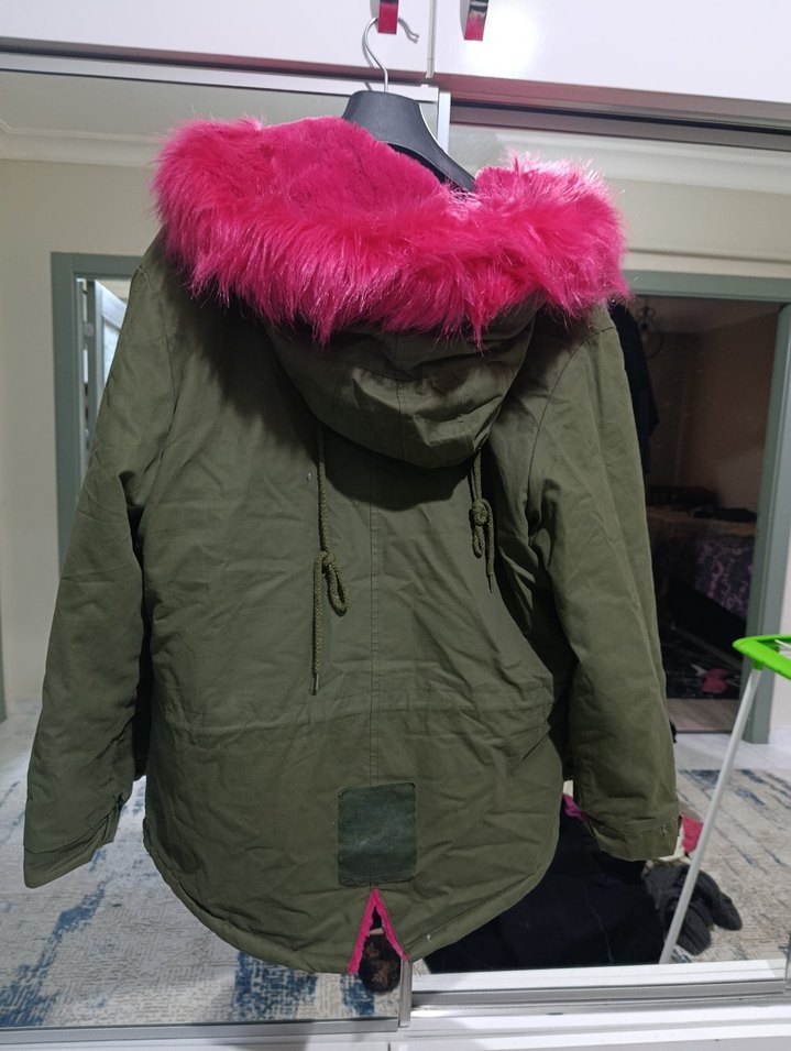 Pembe Kürklü Kamuflaj Kadın Ceket - Görsel 3