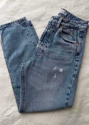 Stradivarius Acik Mavi Yikamali Mom Fit Jean