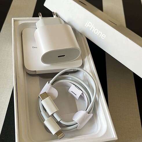 iPhone şarj aleti