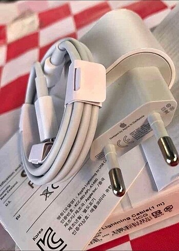 iPhone şarj aleti