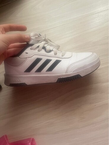 Adidas spor ayakkabı