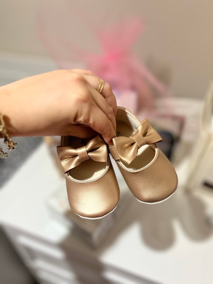 Kız Bebek Altın Rengi Fiyonk Detaylı İlk Adım Ayakkabısı - Görsel 2