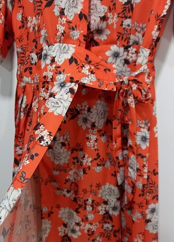 Çiçekli turuncu elbise - Görsel 3