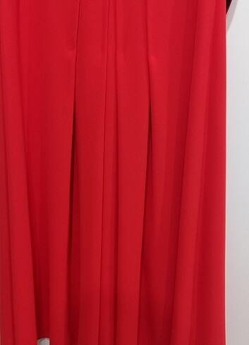 Kırmızı elbise - Görsel 3