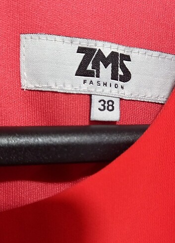 Kırmızı elbise - Görsel 4