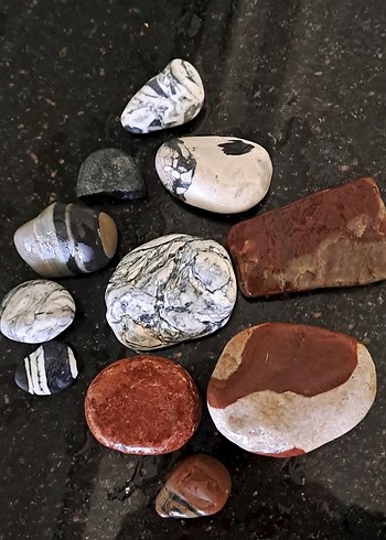 Farklı renk ve ebatlarda otantik taş - Görsel 8