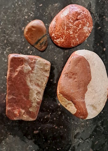 Farklı renk ve ebatlarda otantik taş - Görsel 3