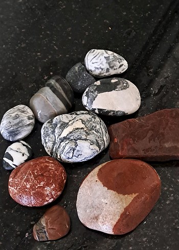 Farklı renk ve ebatlarda otantik taş - Görsel 6