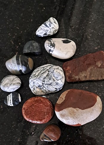 Farklı renk ve ebatlarda otantik taş - Görsel 7