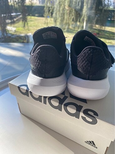 23 Beden Adidas spor ayakkabı