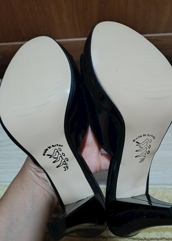 Diger Siyah Tüylü Yüksek Topuklu Kadın Terlik - Görsel 2