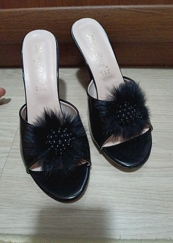 Diger Siyah Tüylü Yüksek Topuklu Kadın Terlik - Görsel 3