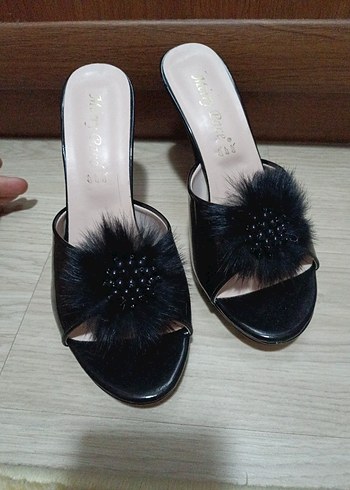 Diger Siyah Tüylü Yüksek Topuklu Kadın Terlik - Görsel 4
