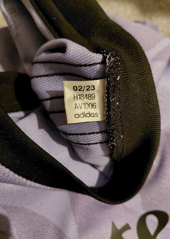 Real Madrid 2022-23 deplasman forması - Görsel 4