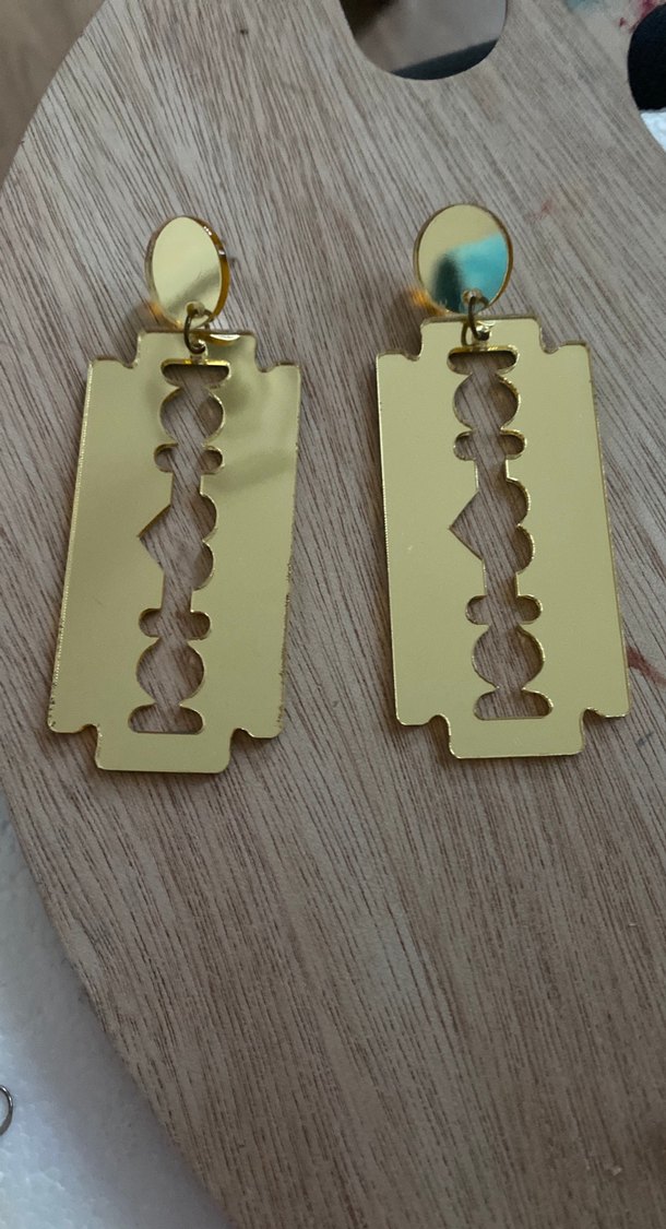 Altın Renkli Retro Kadın Küpeler - Görsel 2