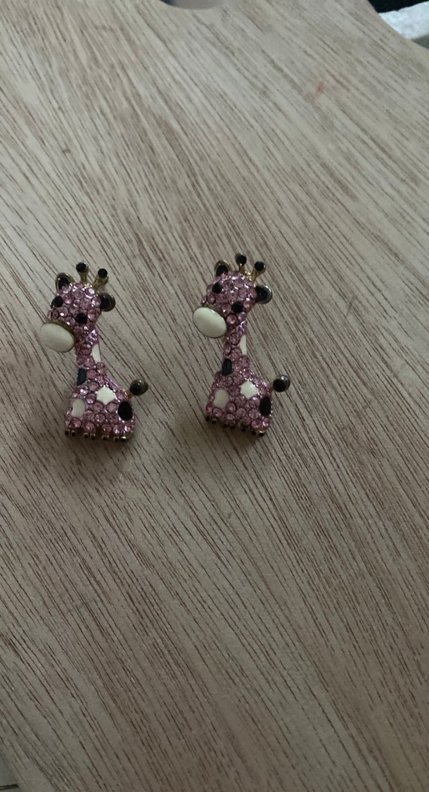 Pembe Zürafa Desenli Mini Küpe - Görsel 3