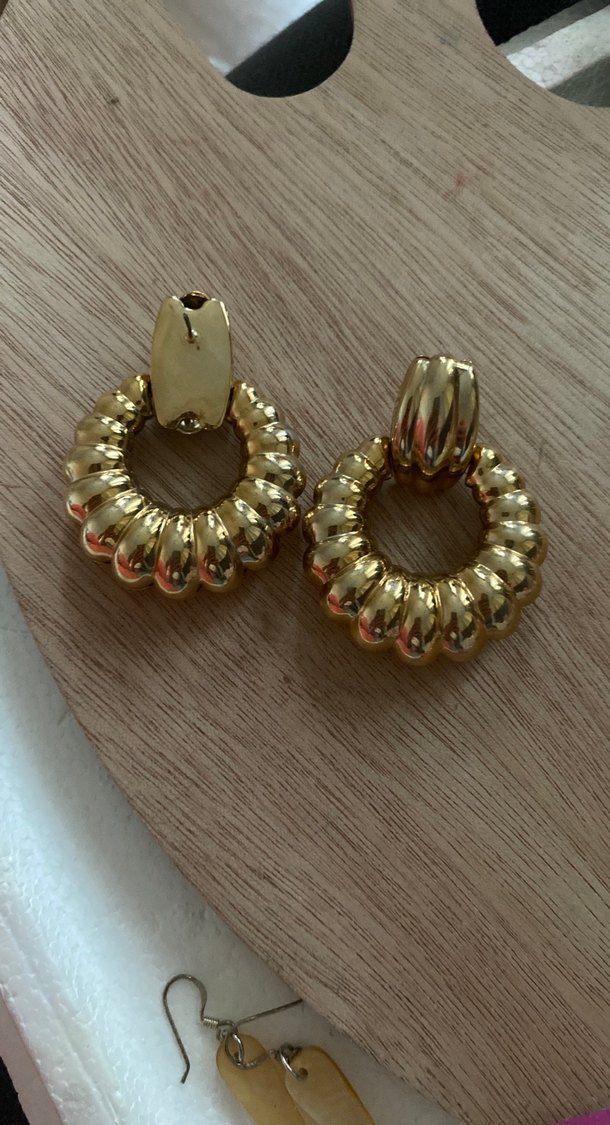 Altın Renkli Modern Klasik Midi Küpe - Görsel 2