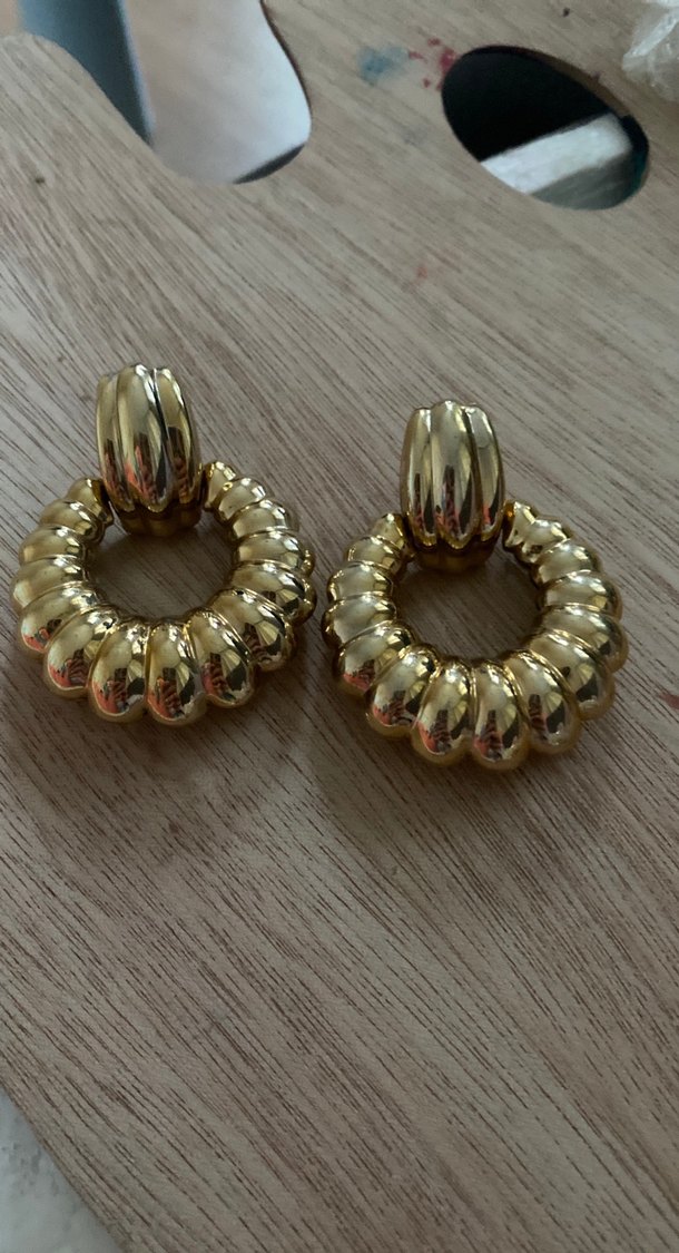 Altın Renkli Modern Klasik Midi Küpe - Görsel 3